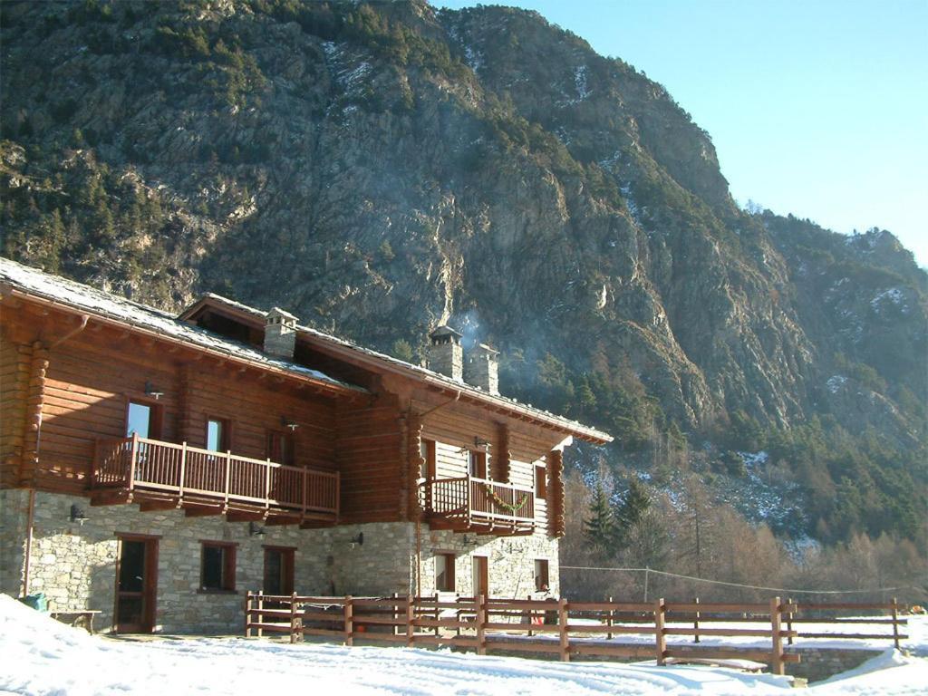 Agriturismo Les Hiboux Brusson Buitenkant foto